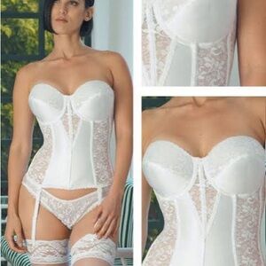 Chic White Lace Bustier Set